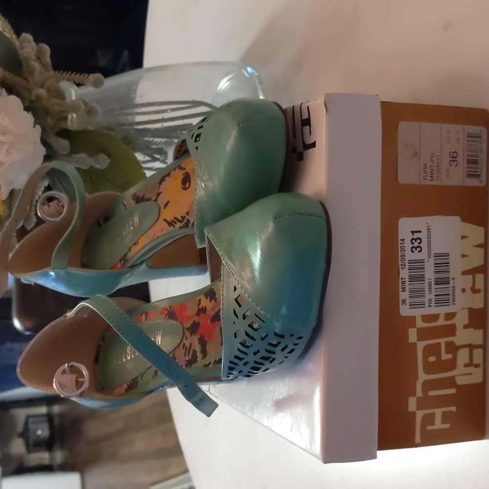 Chelsea crew mint thick heeled heels